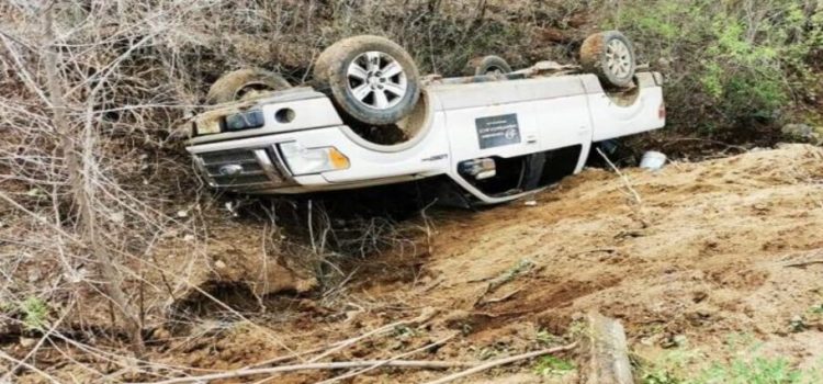 Volcadura en la carretera estatal El Habal-La Noria