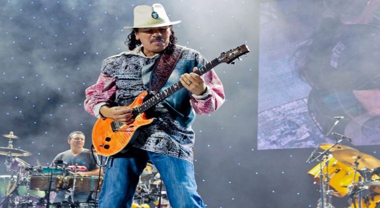 Carlos Santana se desvanece en pleno escenario