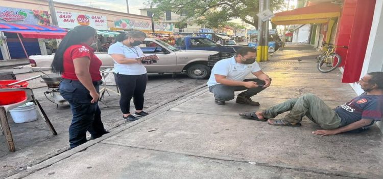 Atienden a hombre en situación de calle