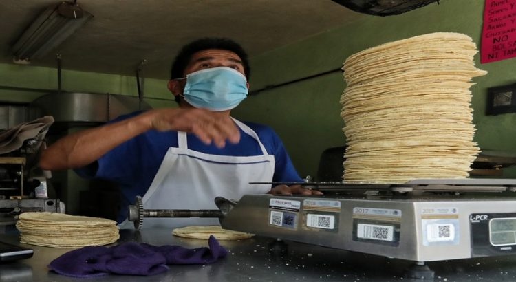 No respetan el precio de 23 pesos de las tortillas en Mazatlán