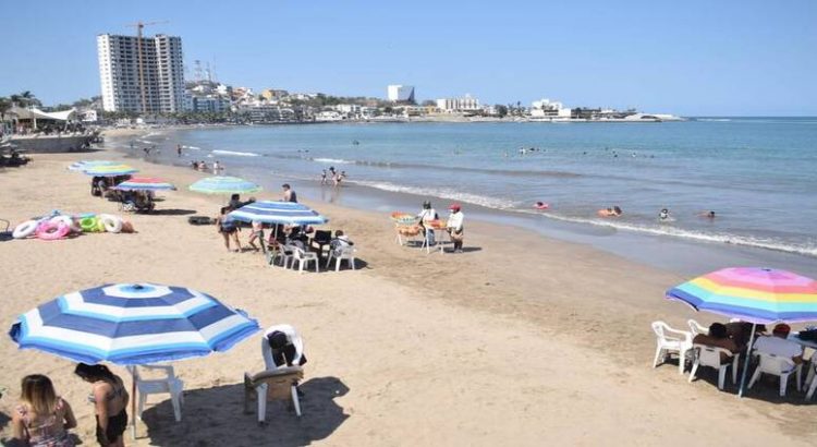 Vuelven a abrir las playas de Mazatlán