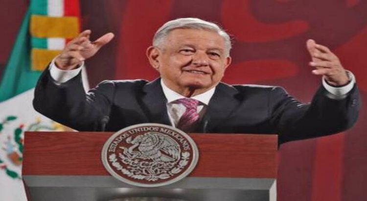 AMLO fija un costo máximo para la canasta básica a supermercados