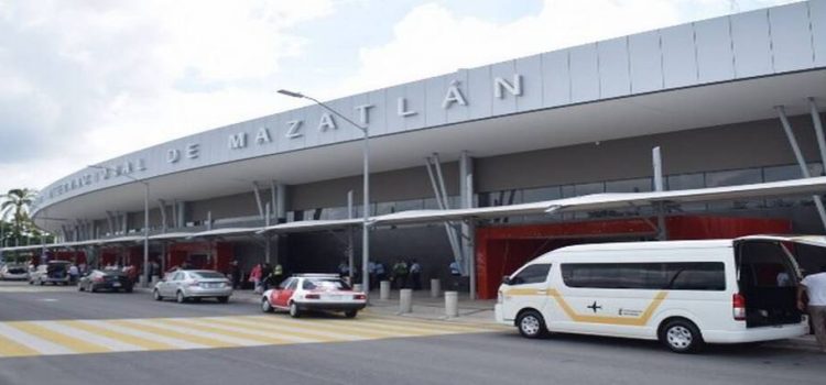 Cierran el Aeropuerto Internacional de Mazatlán por el huracán “Orlene”