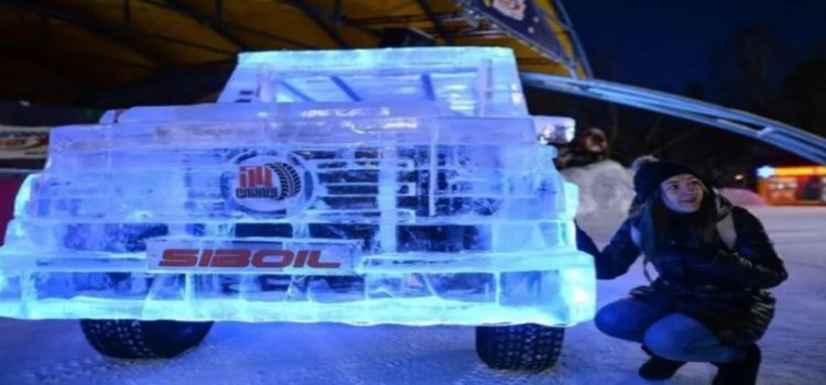Construyó un auto con bloques de hielo, ¡y funciona!