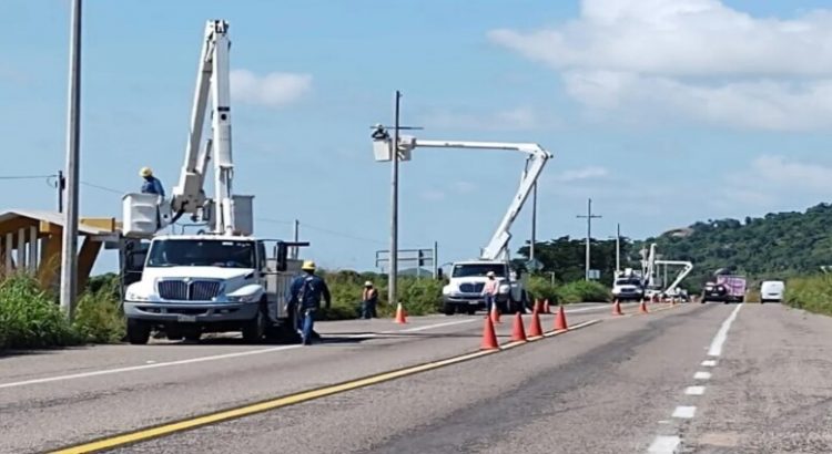 CFE ya comenzó labores para traerle la luz al sur de Sinaloa