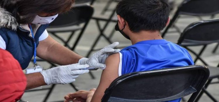El estado de Sinaloa llega 10 mil niños vacunados en los planteles escolares