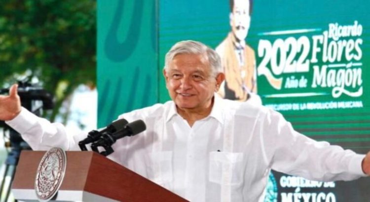 AMLO dice que habrán “acarreados” en su marcha