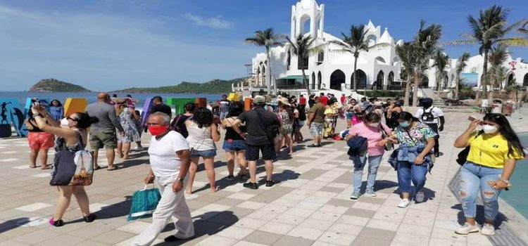 Continúa la presencia de turistas en Mazatlán