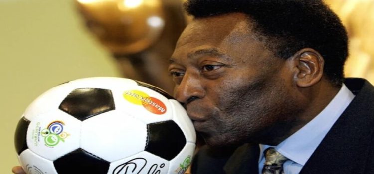 Se reúnen en el hospital Familiares de Pelé para acompañarlo en Navidad