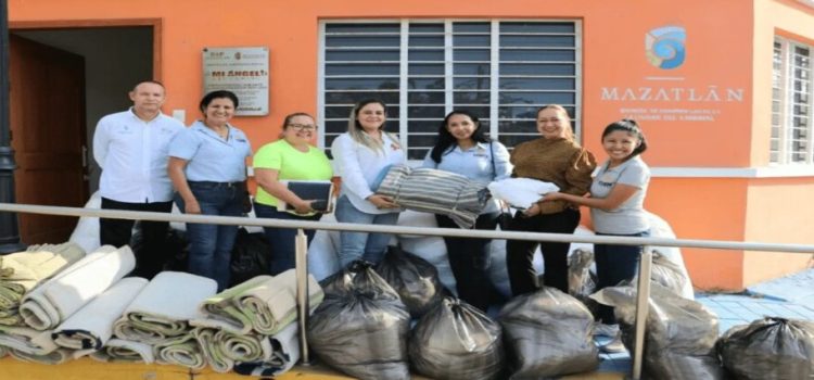 Continúan las donaciones de cobertores por parte del DIF Mazatlán