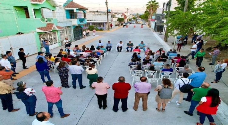 Ayuntamiento de Mazatlán entrega obra de pavimentación del fraccionamiento Del Bosque