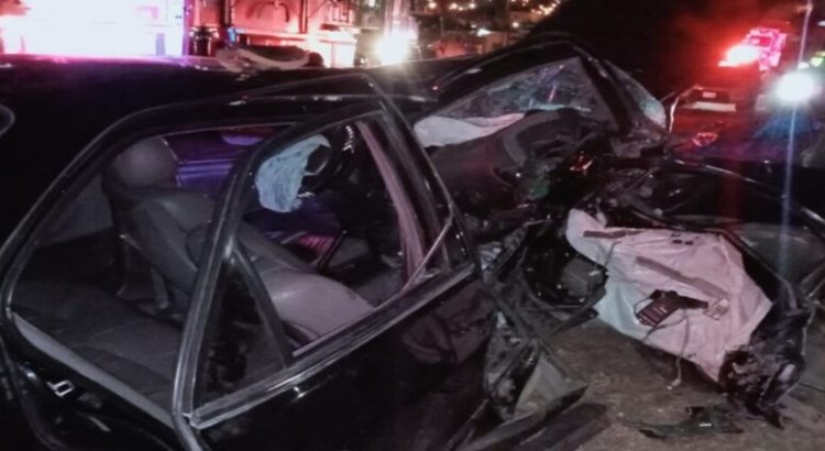 Accidente en Mazatlán dejó a una persona prensada y dos heridos