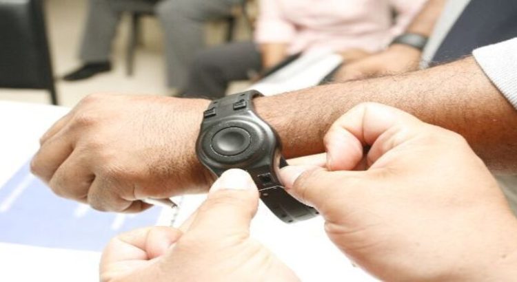 Semujeres impulsará la creación de brazalete de monitoreo para agresores