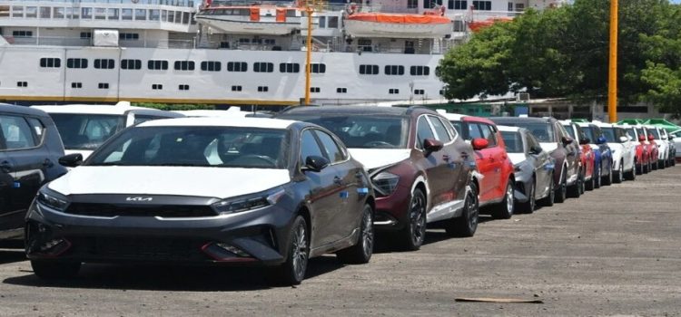 Incrementa el volumen de importación de vehículos a Mazatlán