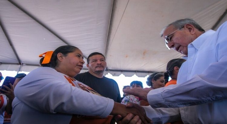 Rocha Moya hizo el compromiso de apoyar a familias de desaparecidos en Sinaloa