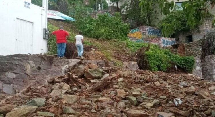 Lluvias provocan el deslave del cerro de la Nevería