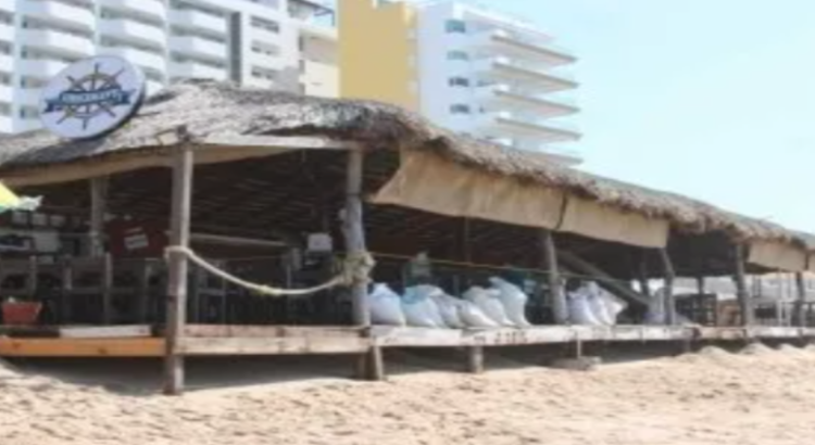 Reanudad actividades en “las Palapas de la Playa” tras afectaciones de la tormenta Norma