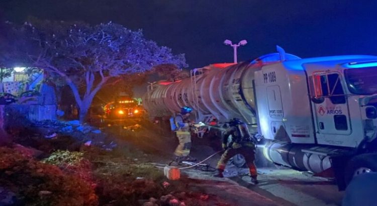 Conductor de una pipa termina con quemaduras