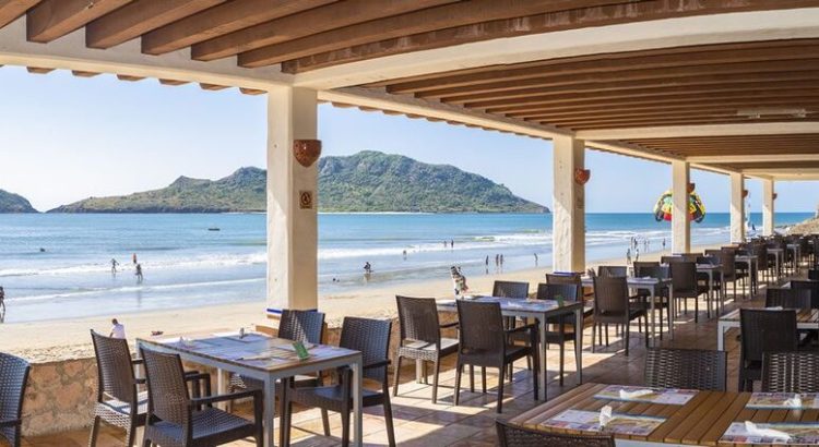 Sector restaurantero de Mazatlán aún no recupera sus ventas tras Norma