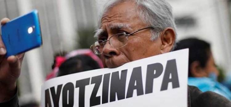 Abrirán archivos de Ayotzinapa a padres de los 43