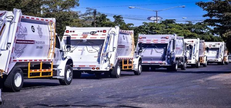 Mazatlán tiene 7 nuevos camiones recolectores de basura 