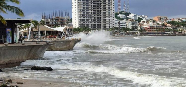 Restringen actividades en playas de Mazatlán