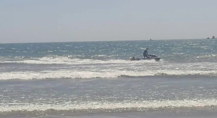Rescatan a turista menor de edad en playa El Camarón
