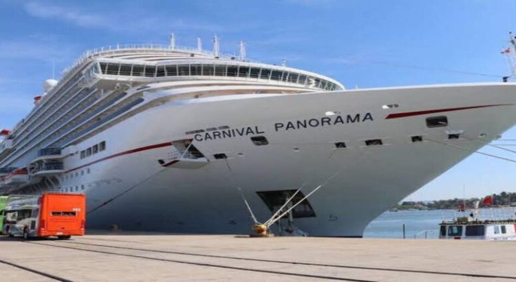 Mazatlán recibió 4 mil 560 pasajeros del crucero Carnival Panorama