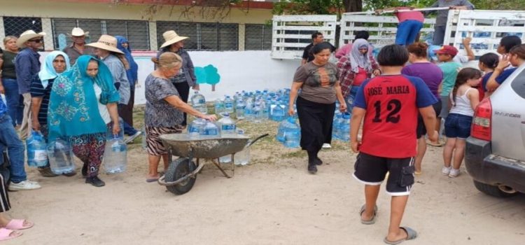 Distribuyen más de 18 mil litros de agua embotellada en comunidades rurales