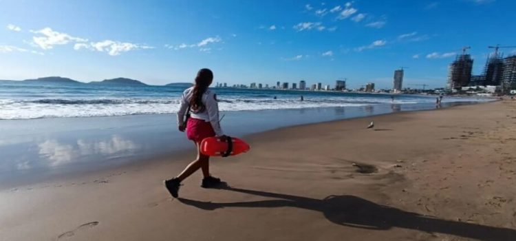 Bañista pierde la vida en Playa Brujas