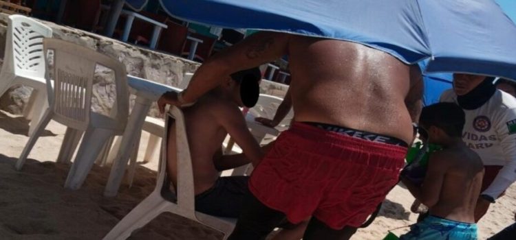 Rescatan a joven bañista del mar en Mazatlán