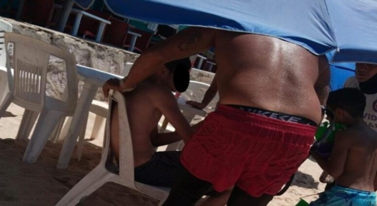 Rescatan a joven bañista del mar en Mazatlán