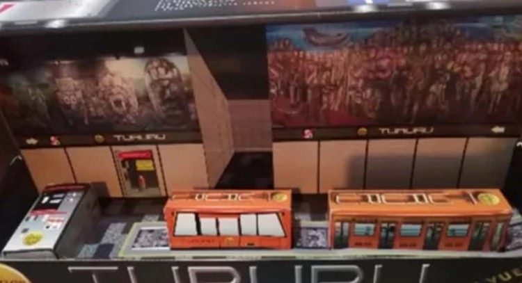 «Tururú»: el juego de mesa que convierte la experiencia del Metro de la CDMX en diversión