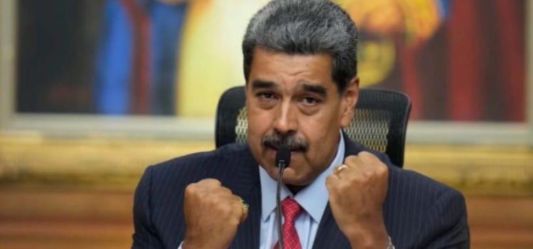 Argentina emite orden de arresto contra Nicolás Maduro