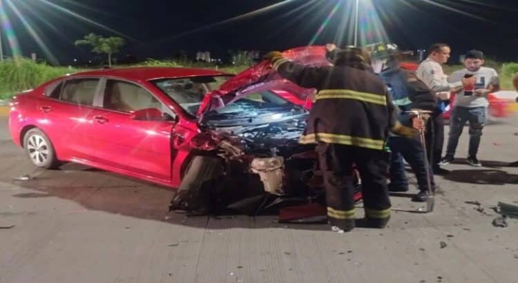 Accidente en avenida Del Delfín deja dos mujeres lesionadas