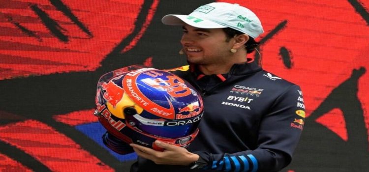 Checo Pérez usará en México un casco inspirado en la Lucha Libre