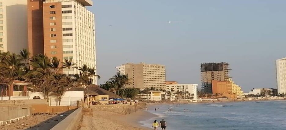 Falta de turismo obliga a hoteleros de Mazatlán a recortan personal