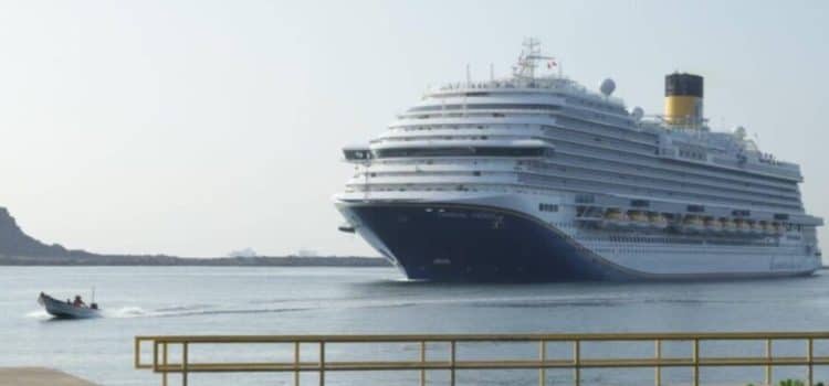 Dos cruceros turísticos ‘reavivan’ el comercio de Mazatlán con 8 mil 533 turistas