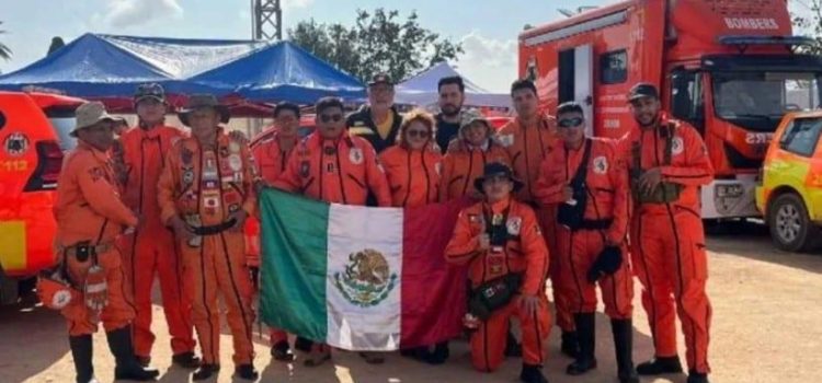 Brigada Topos Azteca recibe ovación en Valencia por su labor de rescate