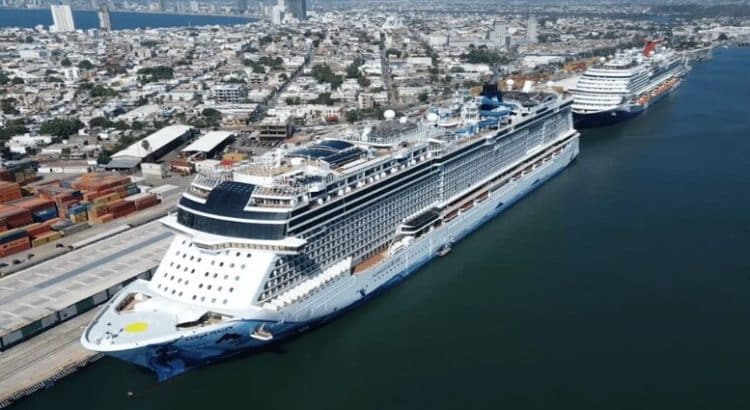 Llegan dos cruceros turísticos más a Mazatlán con 8 mil 601 pasajeros