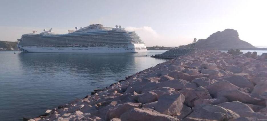 Llega a Mazatlán el crucero Discovery Princess con más de 5 mil turistas navieros