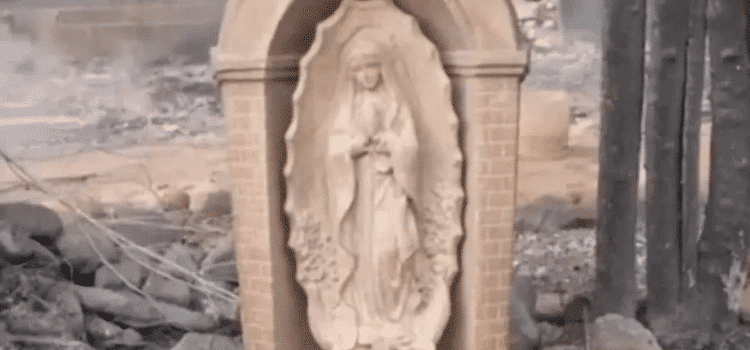 ¿Milagro?: Estatua de la Virgen de Guadalupe resiste incendios en California