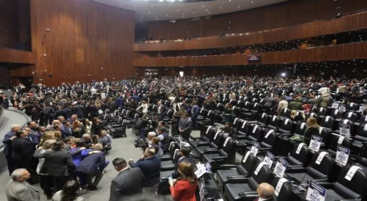 Piden renuncia de Rubén Rocha en apertura del nuevo período de sesiones del Congreso de la Unión