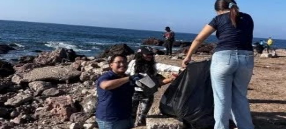 Retiran más de 470 kilos de basura en escollera del Cerro del Crestón en Mazatlán