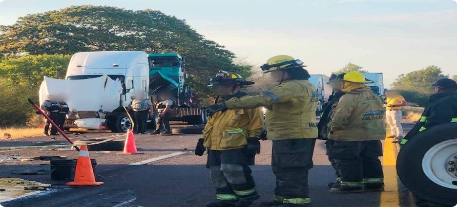 Accidente entre tráileres en la maxipista Culiacán-Mazatlán deja tres víctimas mortales