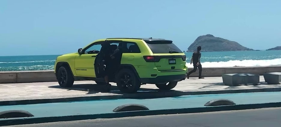 Detienen a cuatro personas tras ingresar camioneta a la ciclovía del malecón de Mazatlán