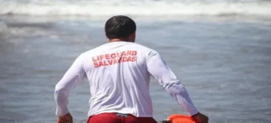 Socorristas rescatan a seis personas durante cuatro emergencias en playas de Mazatlán