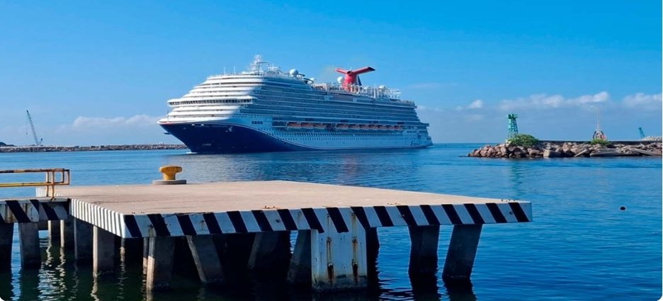 Carnival Panorama llega a Mazatlán con más de 6 mil personas a bordo