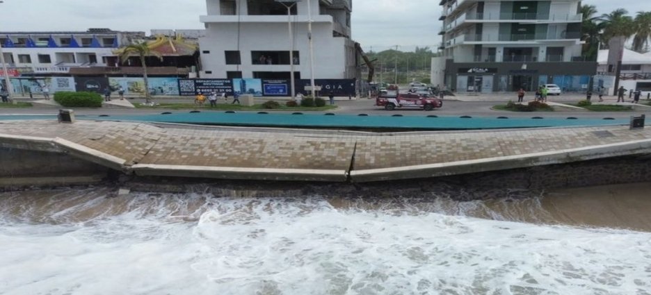 El mar se come 100 metros del Malecón de Mazatlán